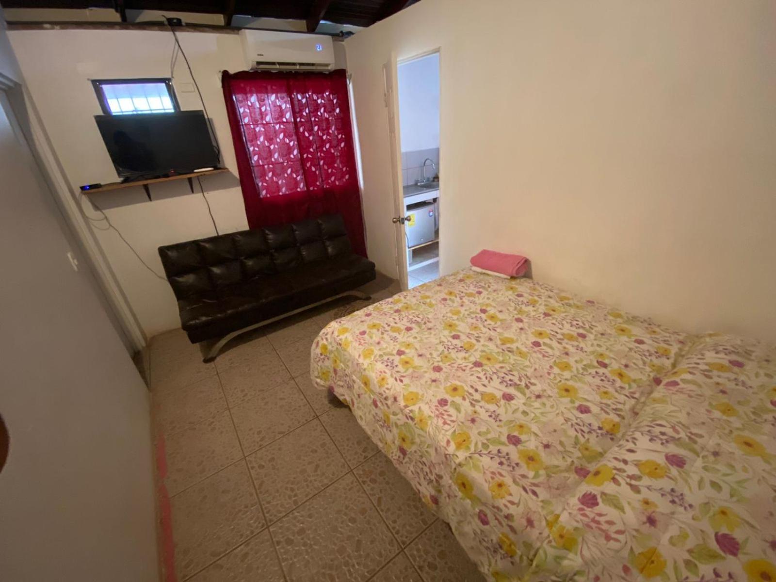 Homestay Cactus Frente Ala Playa *